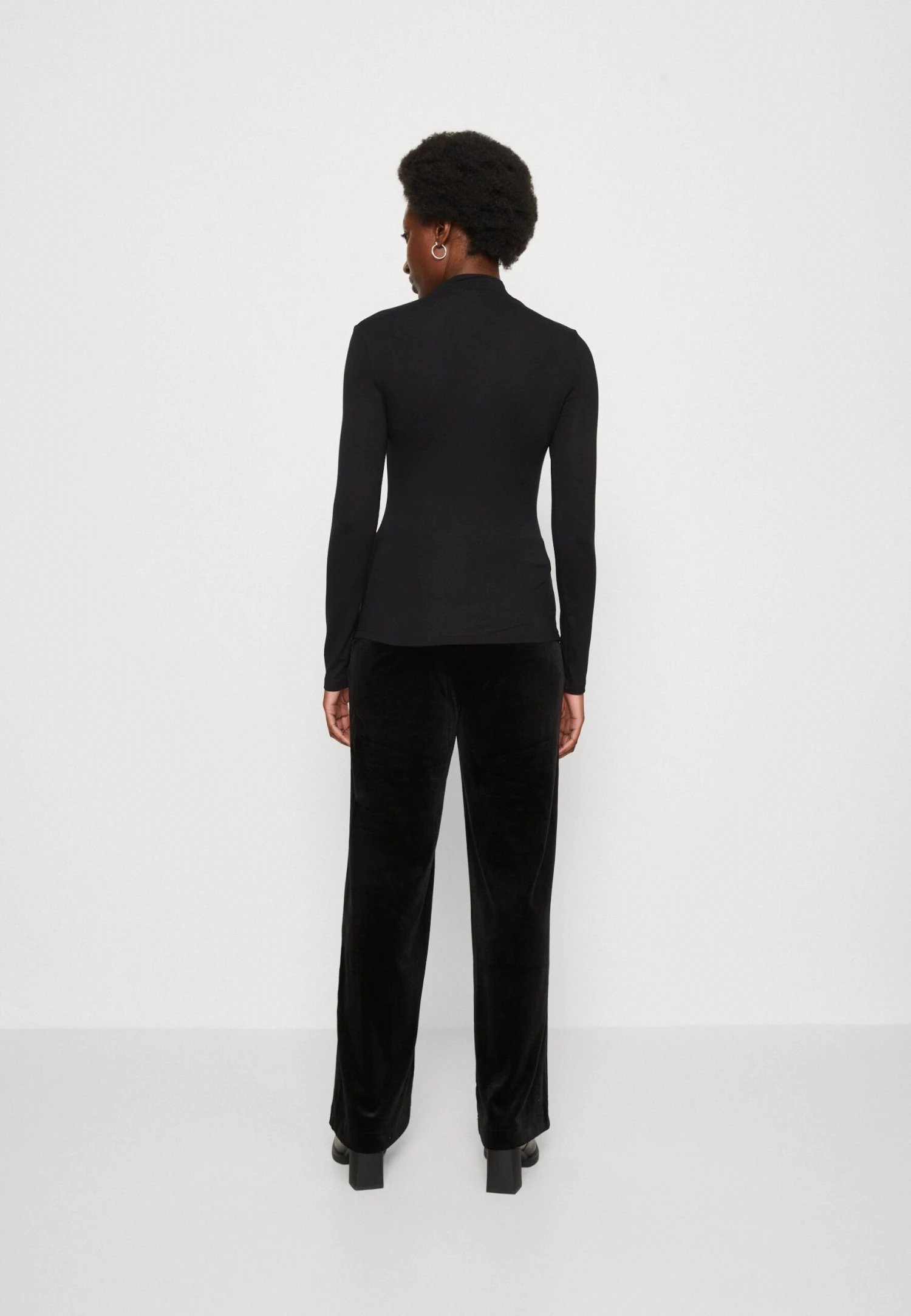 Anna Field Longsleeve - Black 3 Anna Field Longsleeve - Black - Afbeelding 3