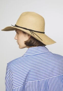 Anna Field -Anna Field 125d5f16af2445a6be74713e26a04f5e