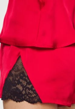 Anna Field 4 Piece Gift Set - Pyjama - Black/Red 22 Anna Field 4 Piece Gift Set - Pyjama - Black/Red -Anna Field 1b05099bd812403a89fd3d29c3729797