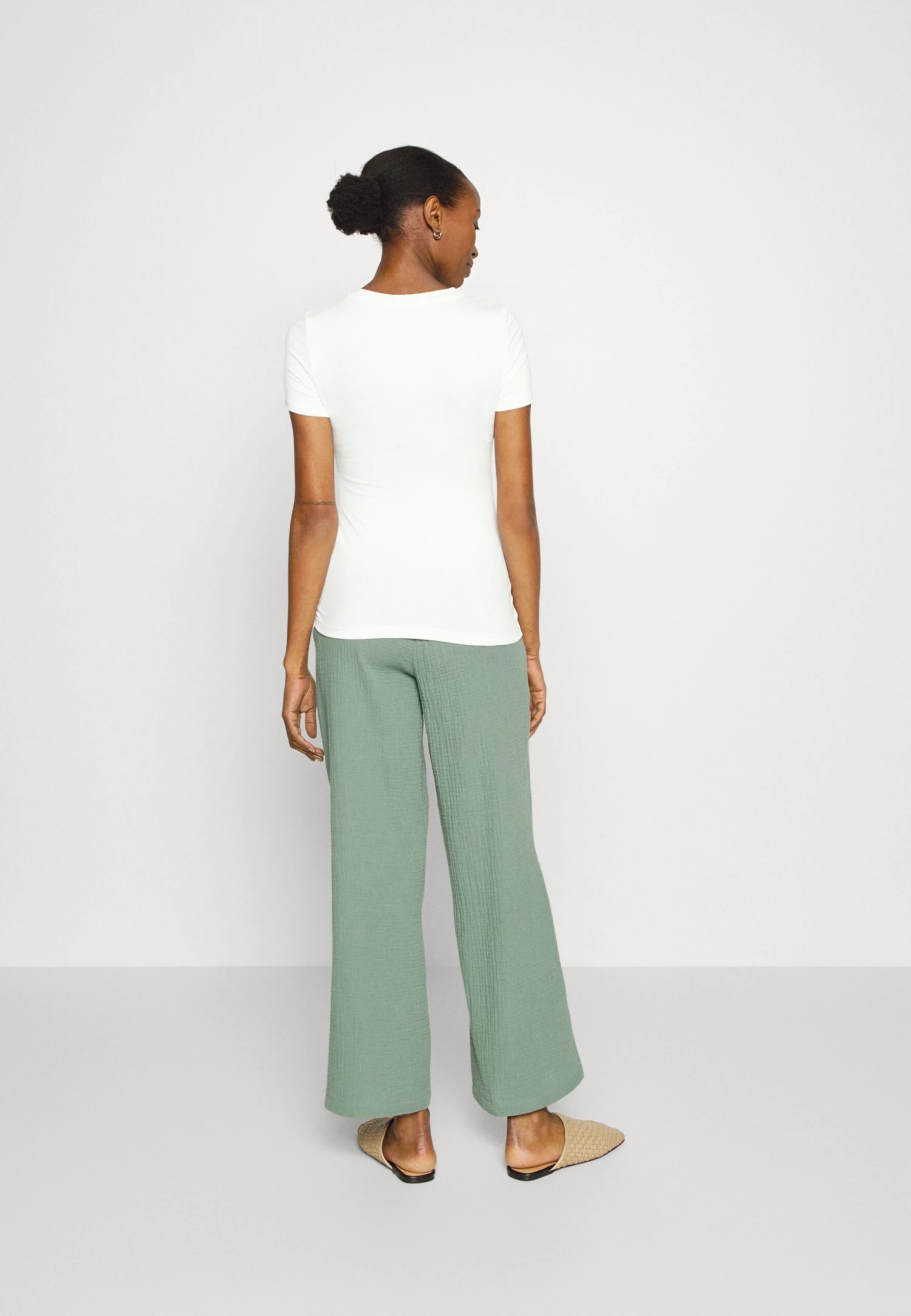 T-Shirt Basic - Off-White 3 T-Shirt Basic - Off-White - Afbeelding 3