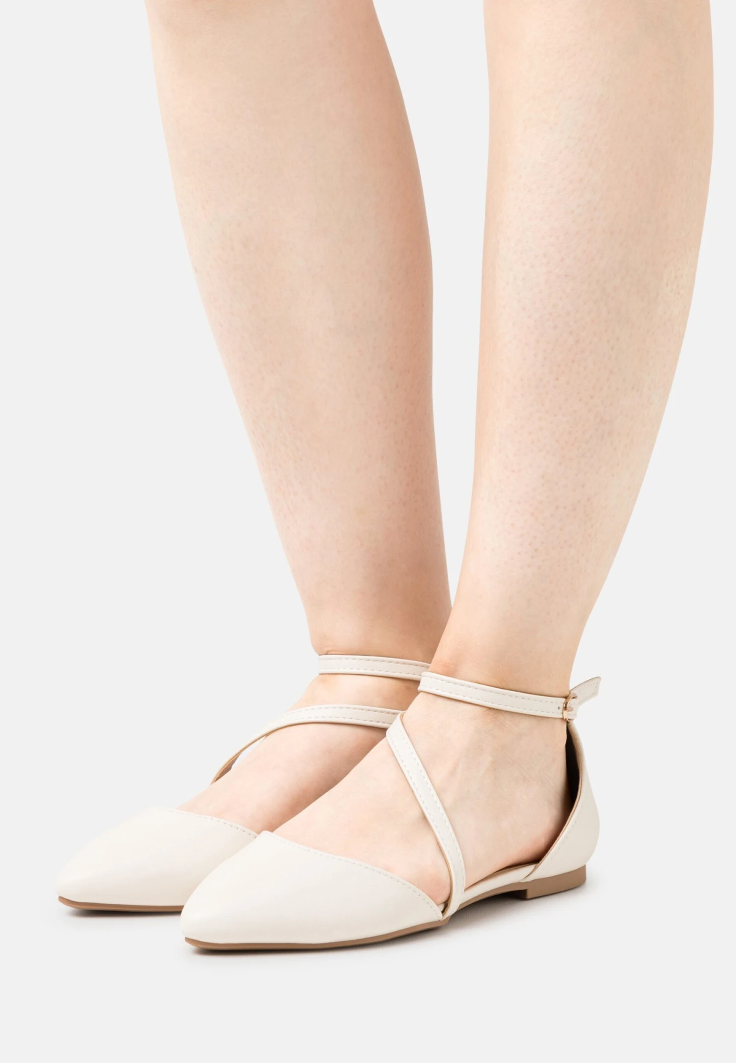 Ballerina'S Met Enkelbandjes - Off-White 1 Ballerina'S Met Enkelbandjes - Off-White
