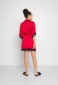 Anna Field 4 Piece Gift Set - Pyjama - Black/Red 18 Anna Field 4 Piece Gift Set - Pyjama - Black/Red -Anna Field e0ccded8c7104ccc8e6b6713104fa024