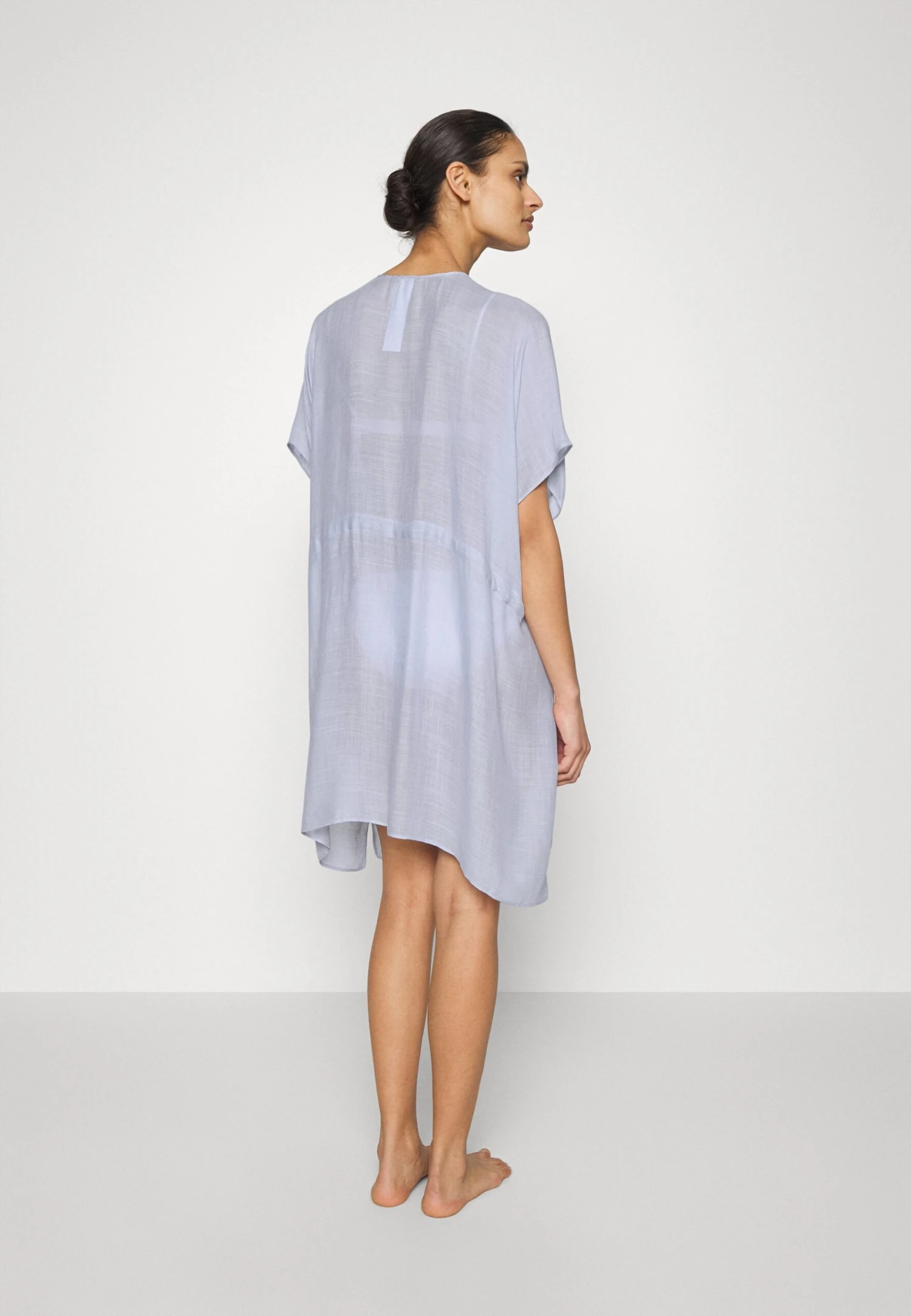 Anna Field Printed Short Kimono / 606 - Khaki_003 - Off-White - Strandaccessoire - 502 - Blue 3 Anna Field Printed Short Kimono / 606 - Khaki_003 - Off-White - Strandaccessoire - 502 - Blue - Afbeelding 3