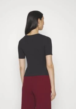 Anna Field T-Shirt Basic - Black -Anna Field fb7b7c89502f4e10a09ad1d18c3e1803